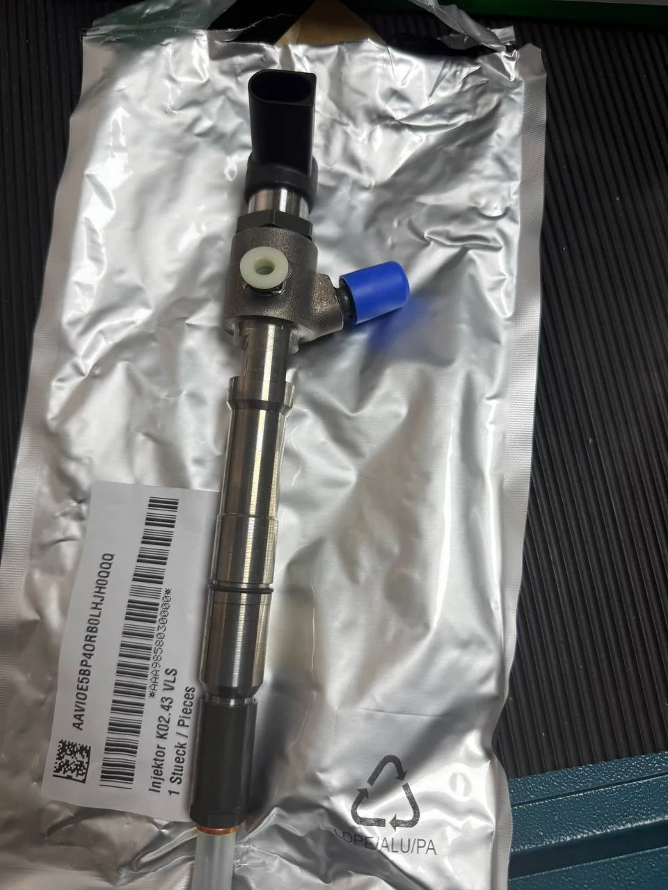 Inyector nuevo Vitesco (Continental VDO) 03L 130 277 B para 1.6 TDI